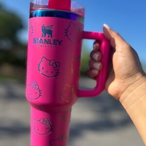 Stanley Pink Hello Kitty Tumbler